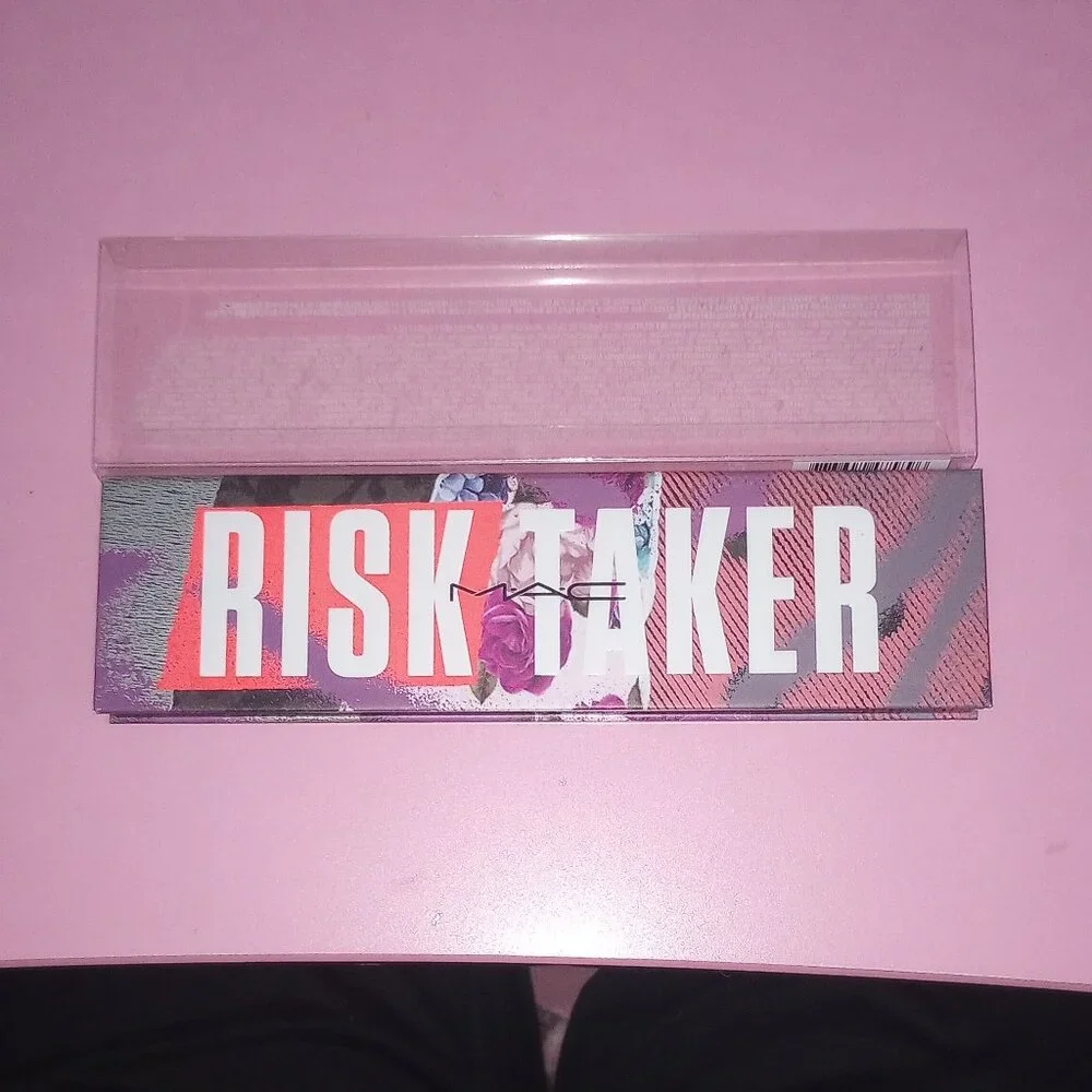 NEW Risktaker MAC Palette - Picture 6 of 10